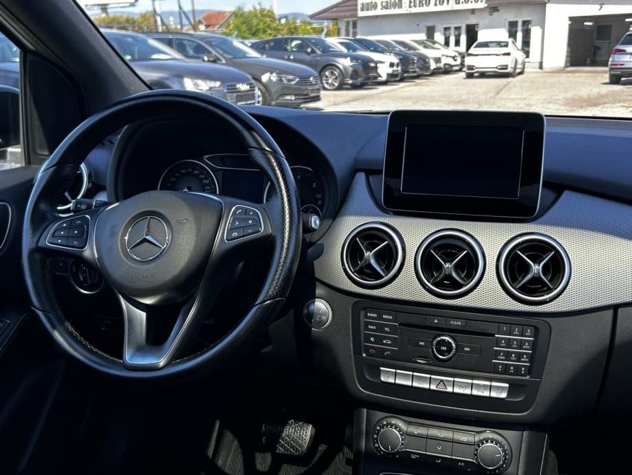 Mercedes-Benz B-klasa 200d, PANORAMA, AUT., NAVI, 2018 god. - 18