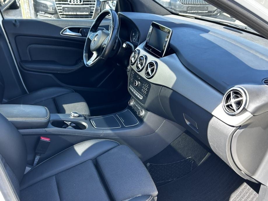 Mercedes-Benz B-klasa 200d, PANORAMA, AUT., NAVI, 2018 god. - 20