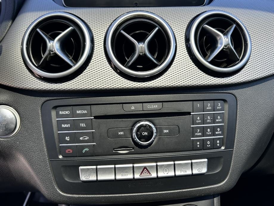 Mercedes-Benz B-klasa 200d, PANORAMA, AUT., NAVI, 2018 god. - 25