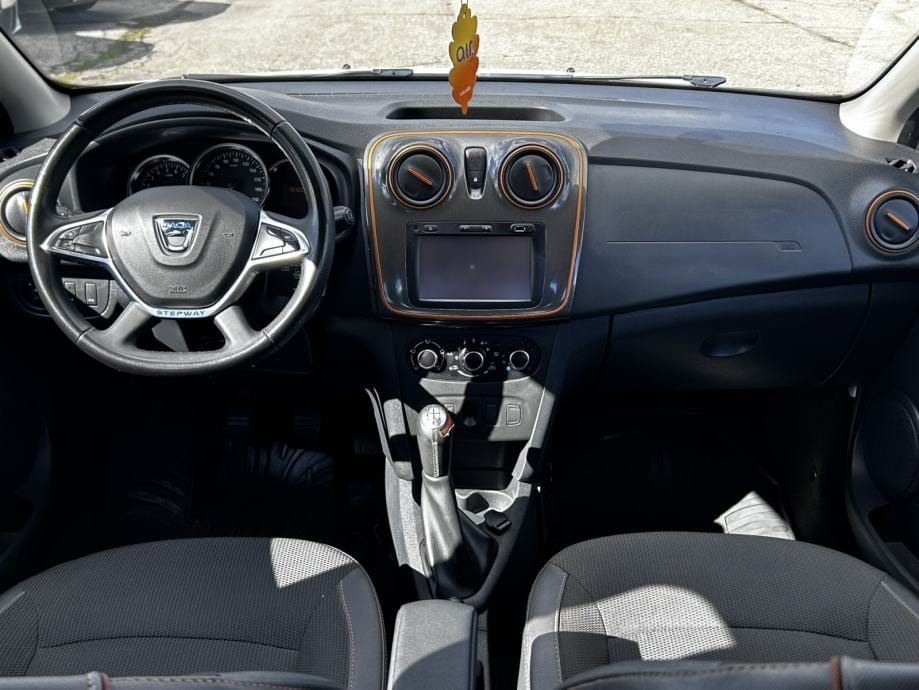 Dacia Sandero Stepway 0,9 TCe 90 REG. 02./27., 2018 god. - 17