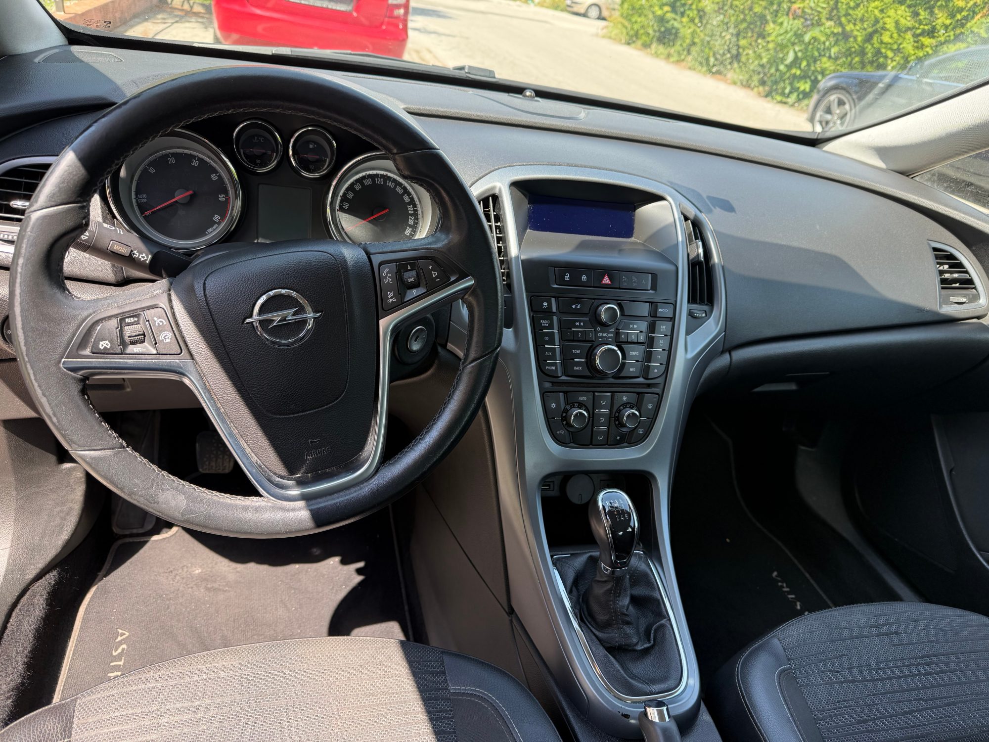 Opel Astra 2014 - 12