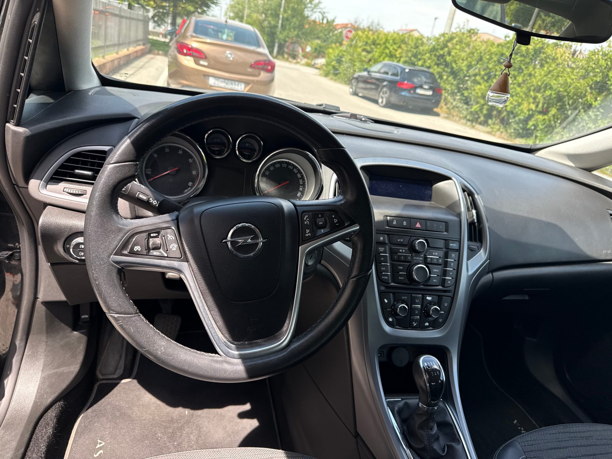 Opel Astra 2014 - 10