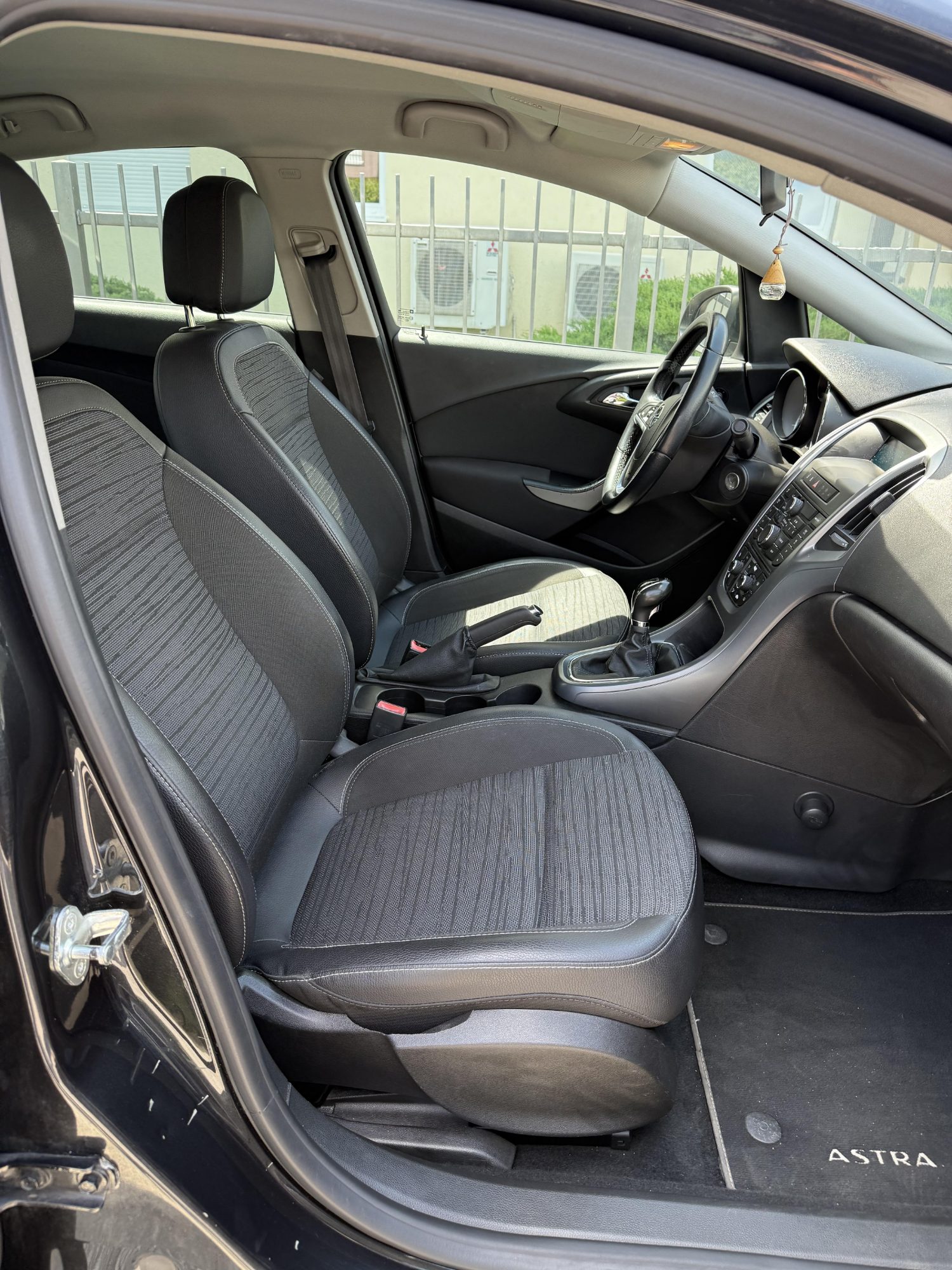 Opel Astra 2014 - 13