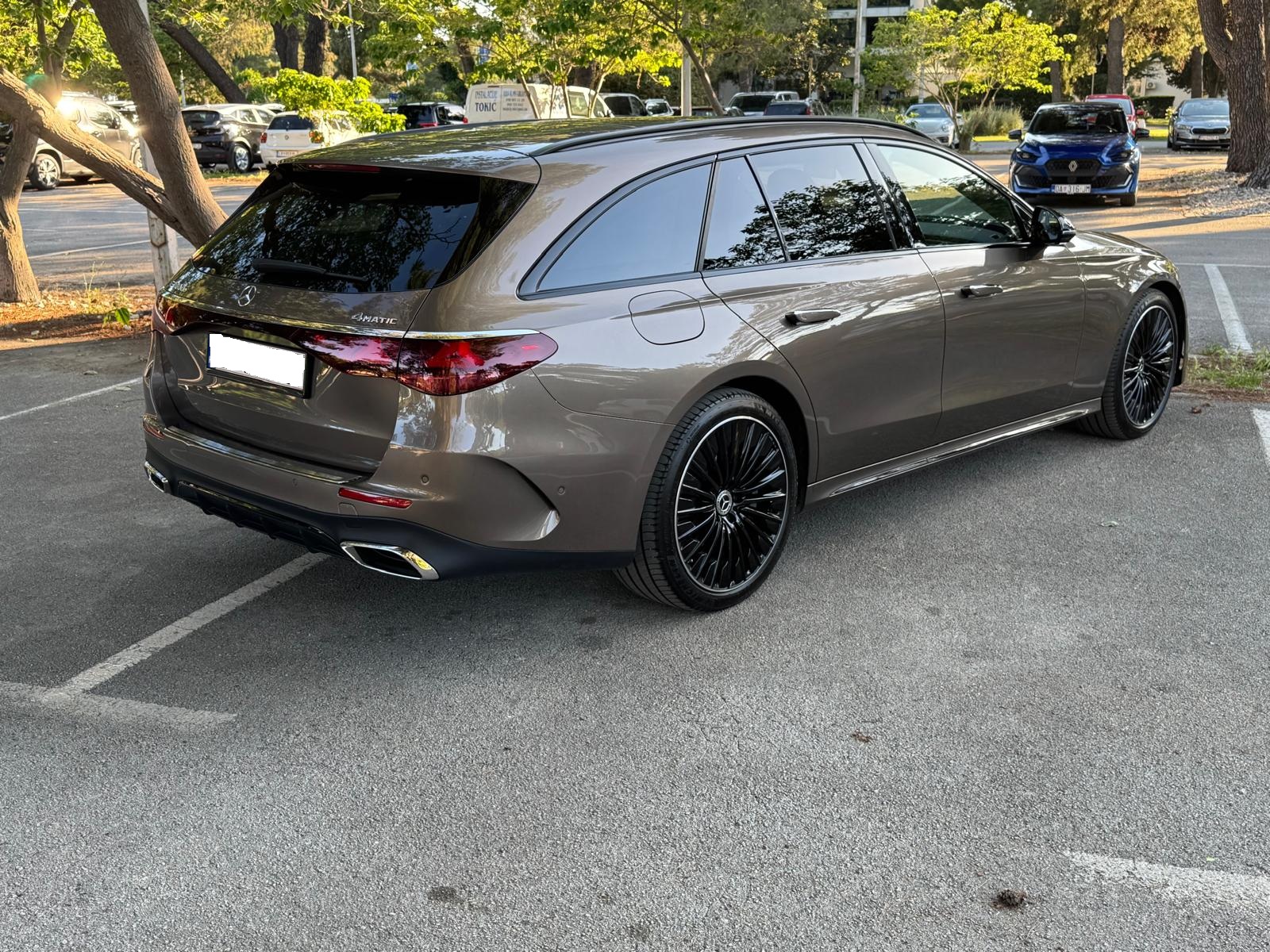 Mercedes-Benz E 300 de 4MATIC T-Model AMG Line Night Paket – 2024. godište, 21000 km - 3