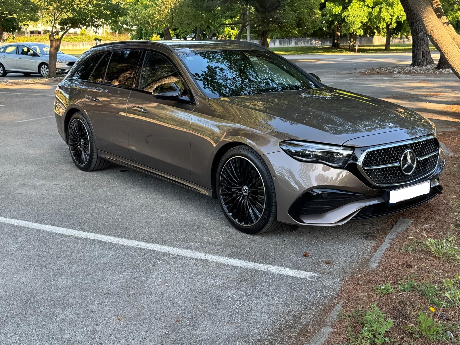 Mercedes-Benz E 300 de 4MATIC T-Model AMG Line Night Paket – 2024. godište, 21000 km - 29